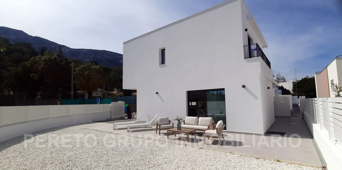 Denia villa project with private garden