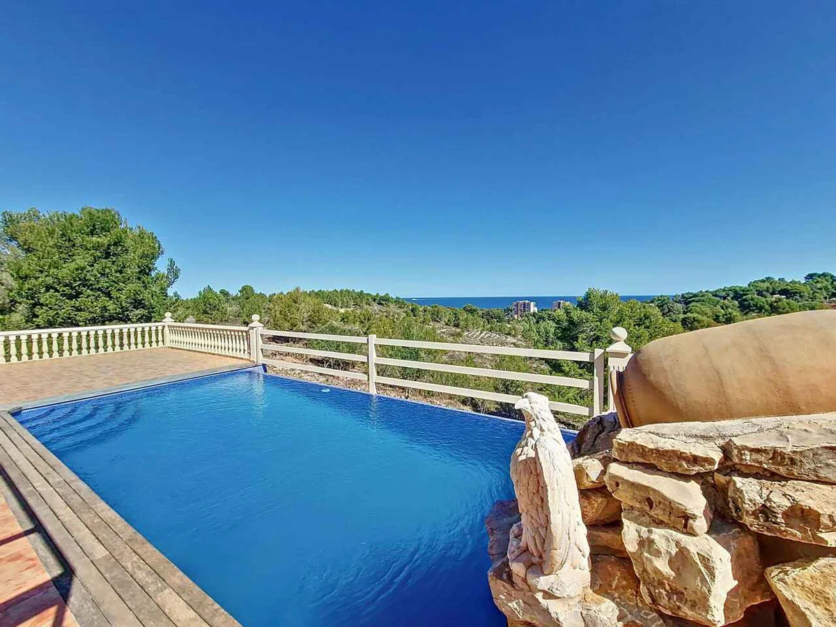Villa con vistas al mar y dos viviendas independientes