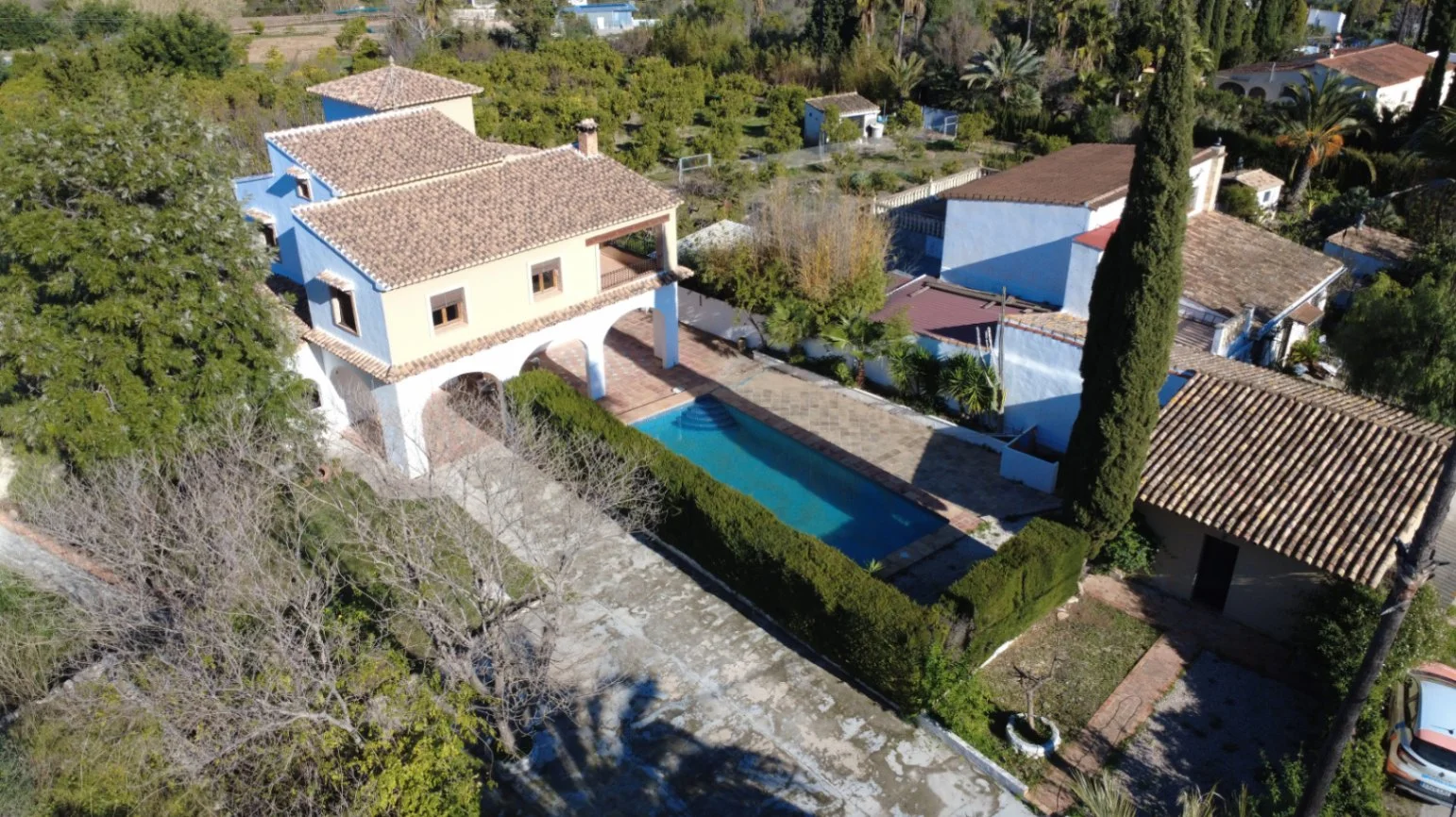 Orba chalet with pool and large plot