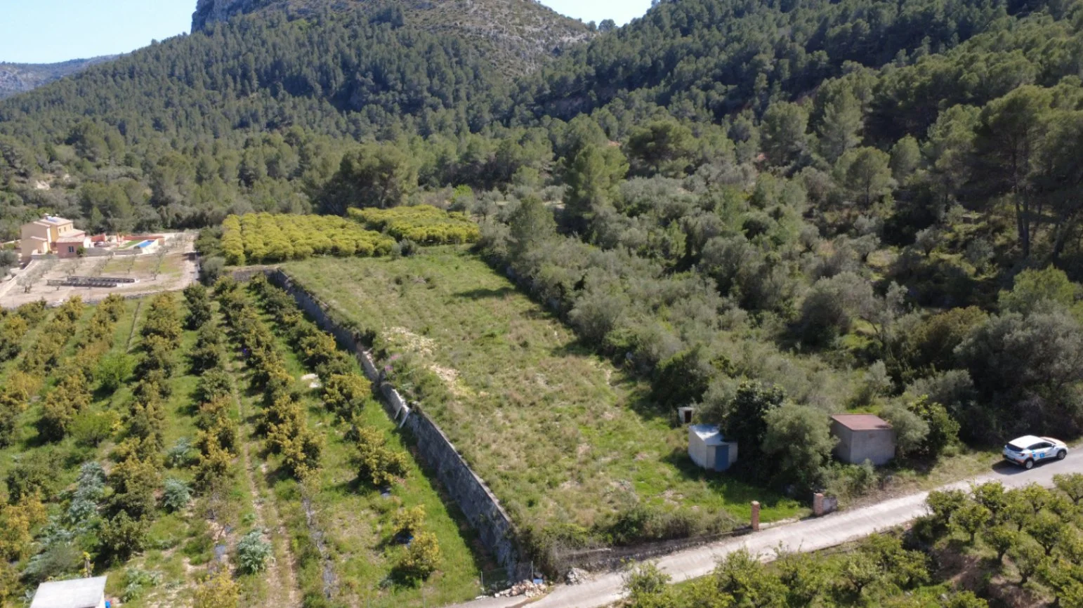 Parcela rústica en Orba con vistas al mar