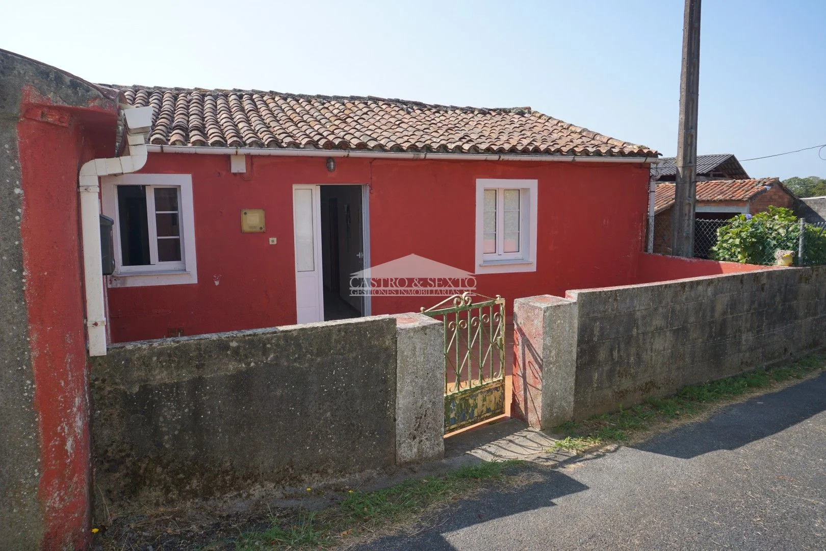 Casa para rehabilitar con amplio terreno