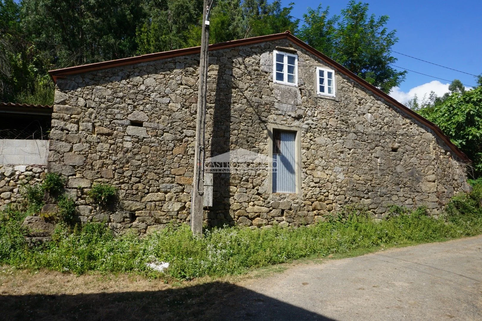 Casa de piedra en Melide, 190 m²