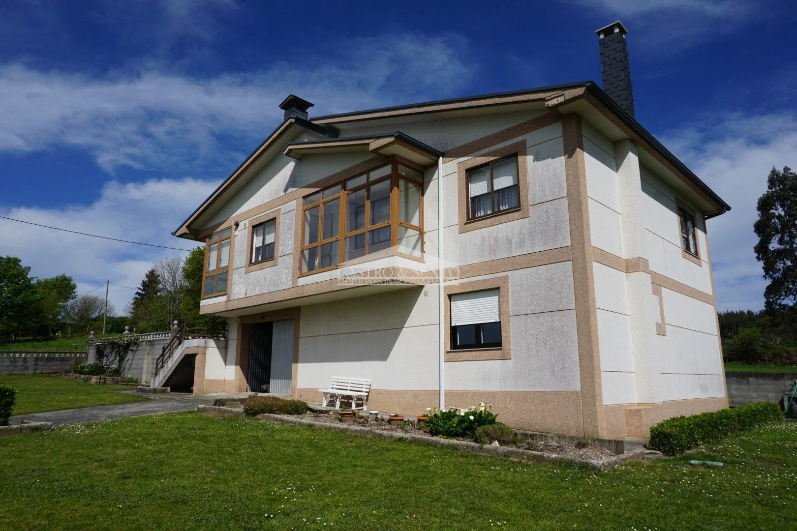 Casa cuidada con parcela de 1.000 m²