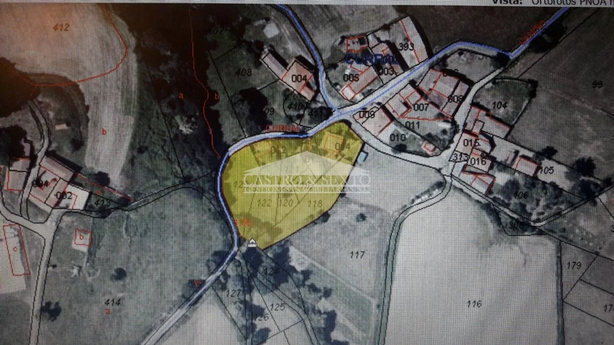 Conjunto rural de tres viviendas en Lugo