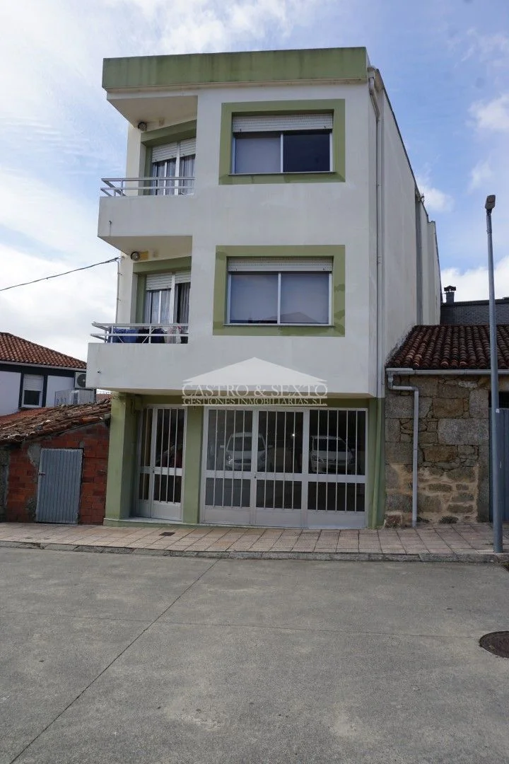 Central Palas de Rei building, 576 m²