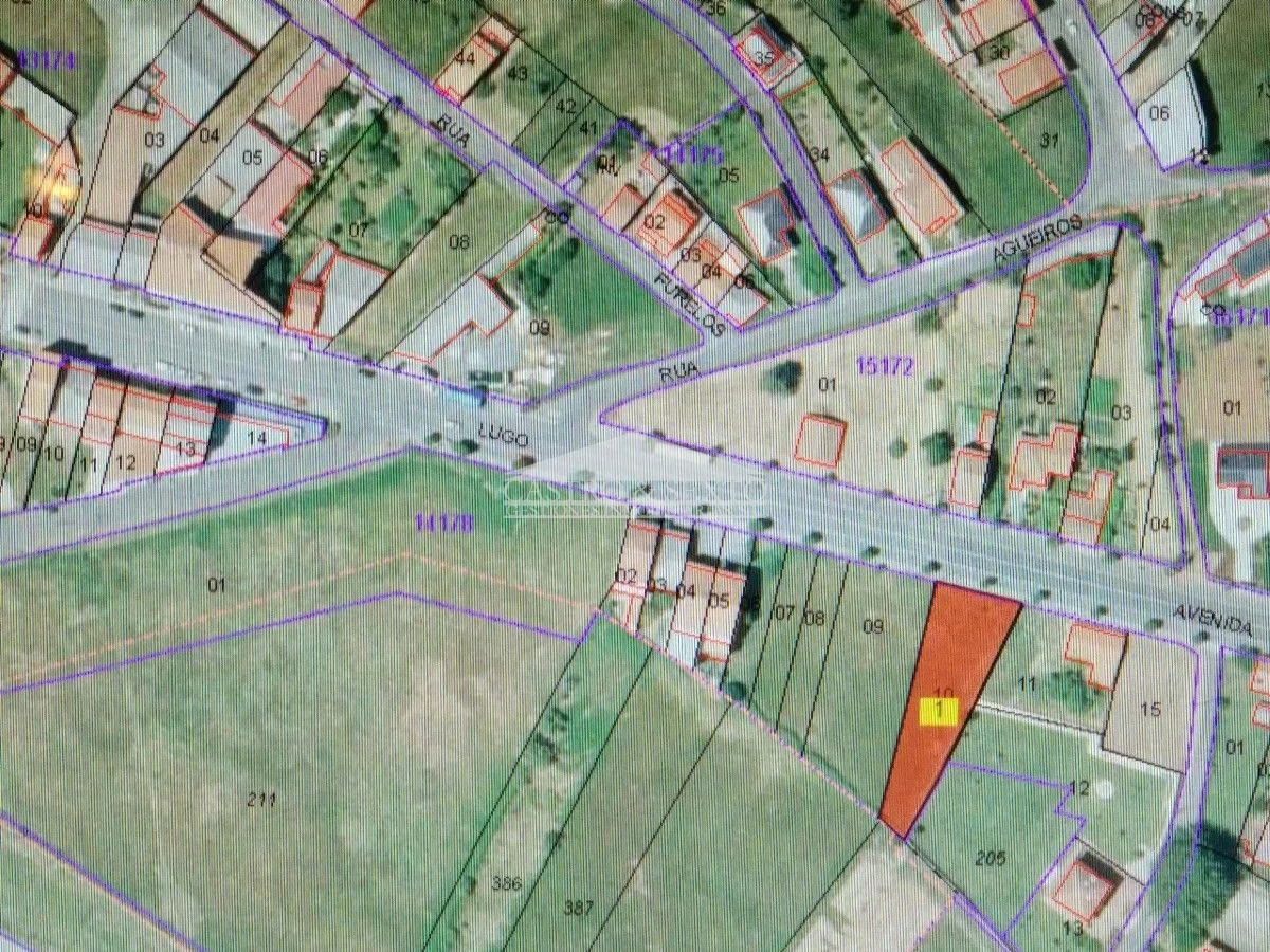 Solar urbano en Melide con 23 m de frente