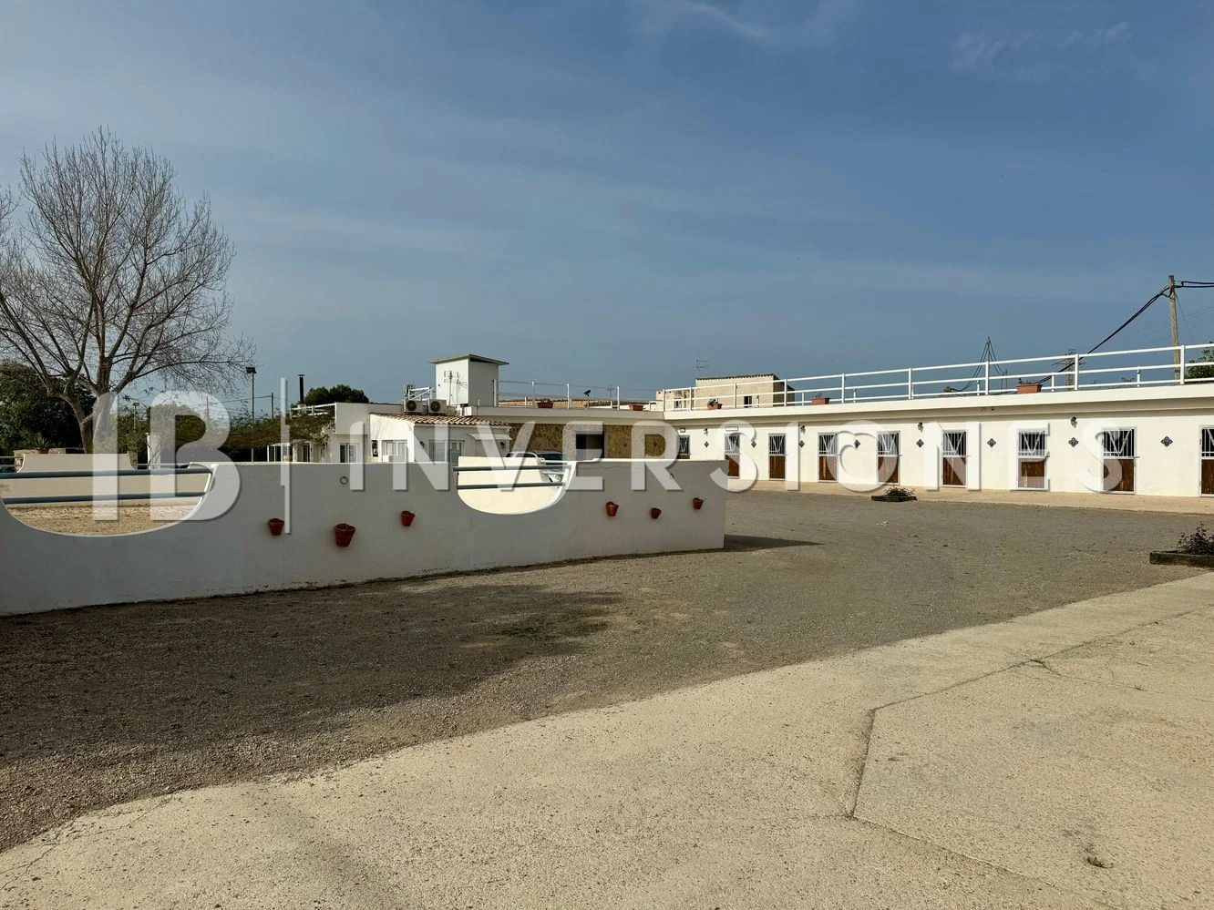 Mixed-use equestrian estate near Palma