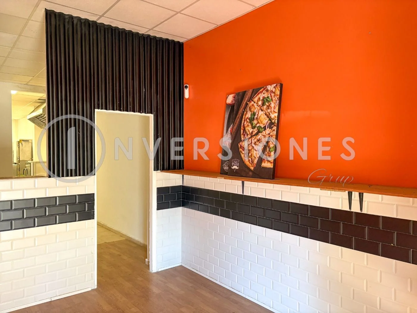 Street-front commercial unit, 170 m²