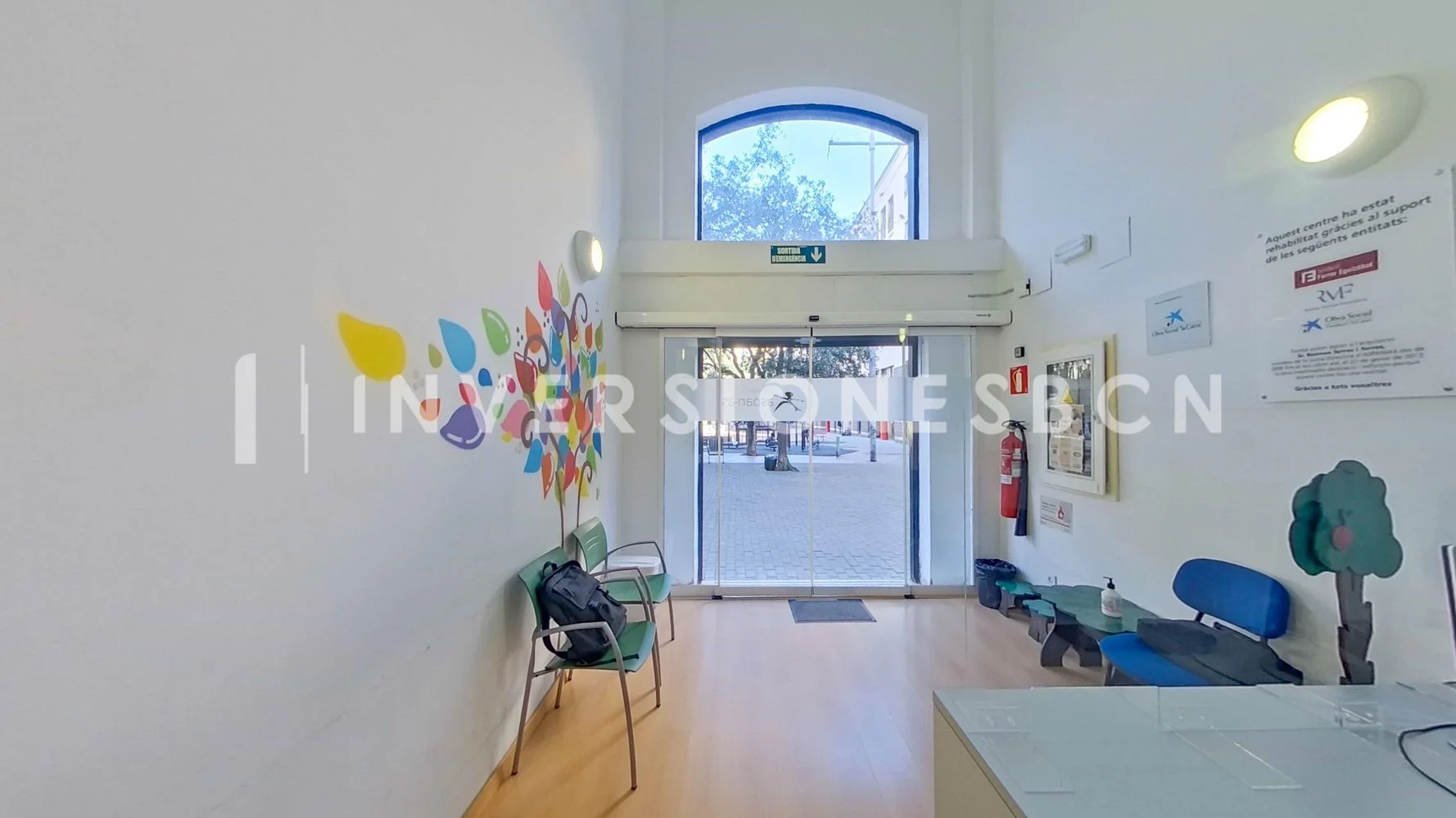 Healthcare-licensed commercial unit in Ciutat Vella