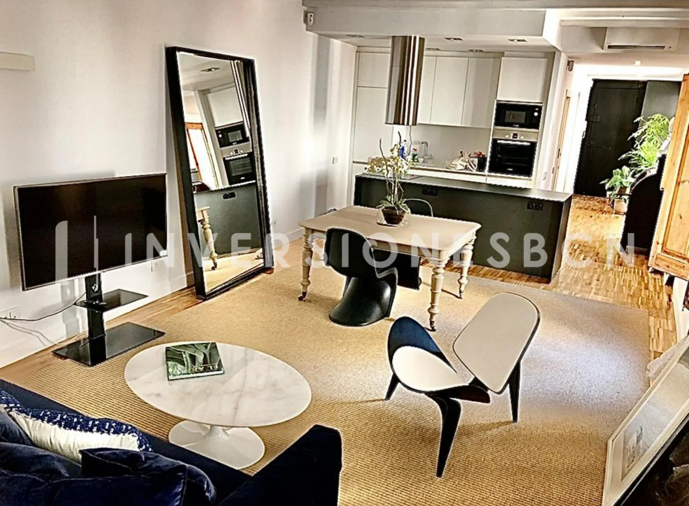 Piso reformado en el Raval, 2 habitaciones