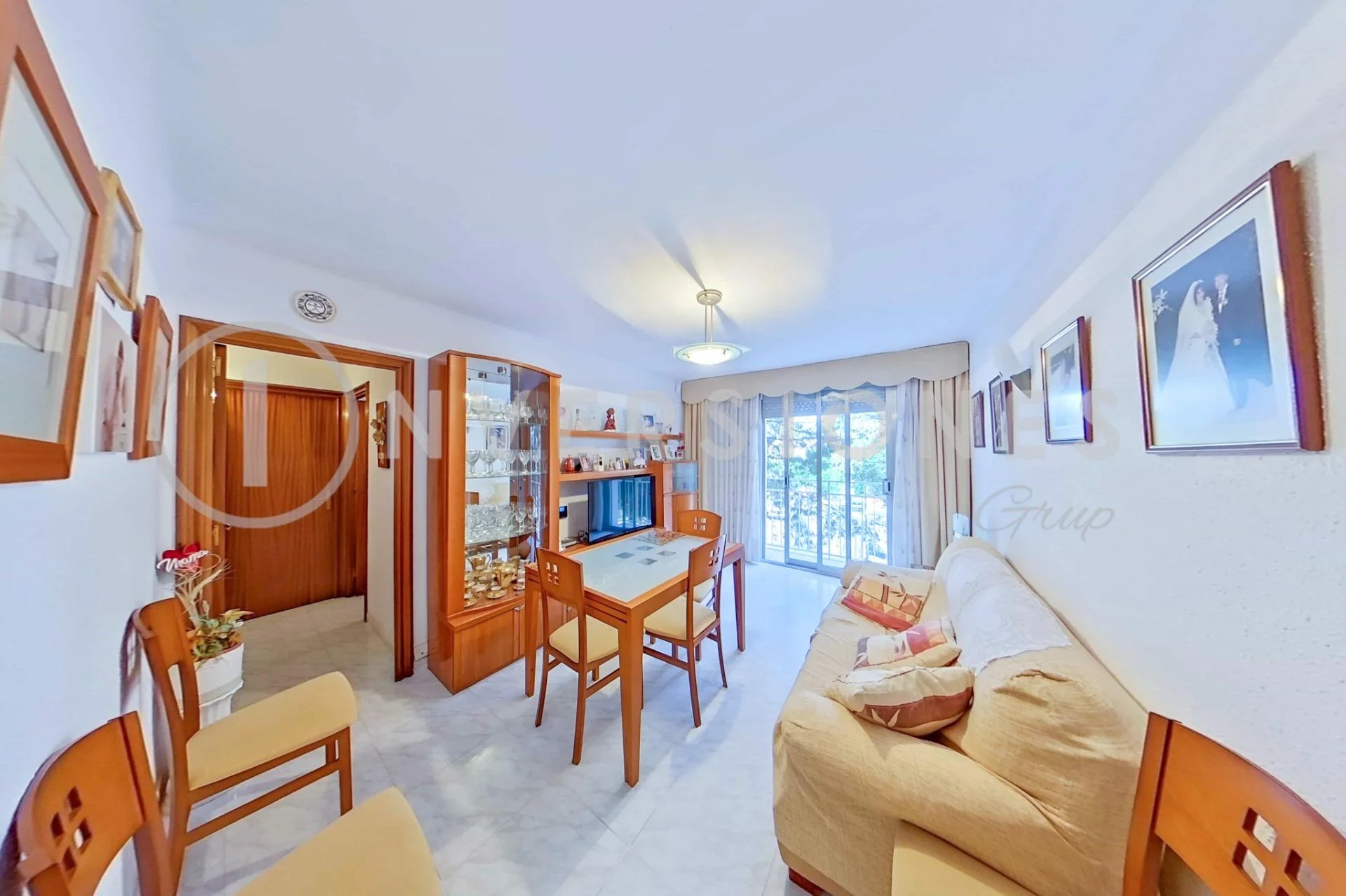 Bright exterior flat in Sabadell