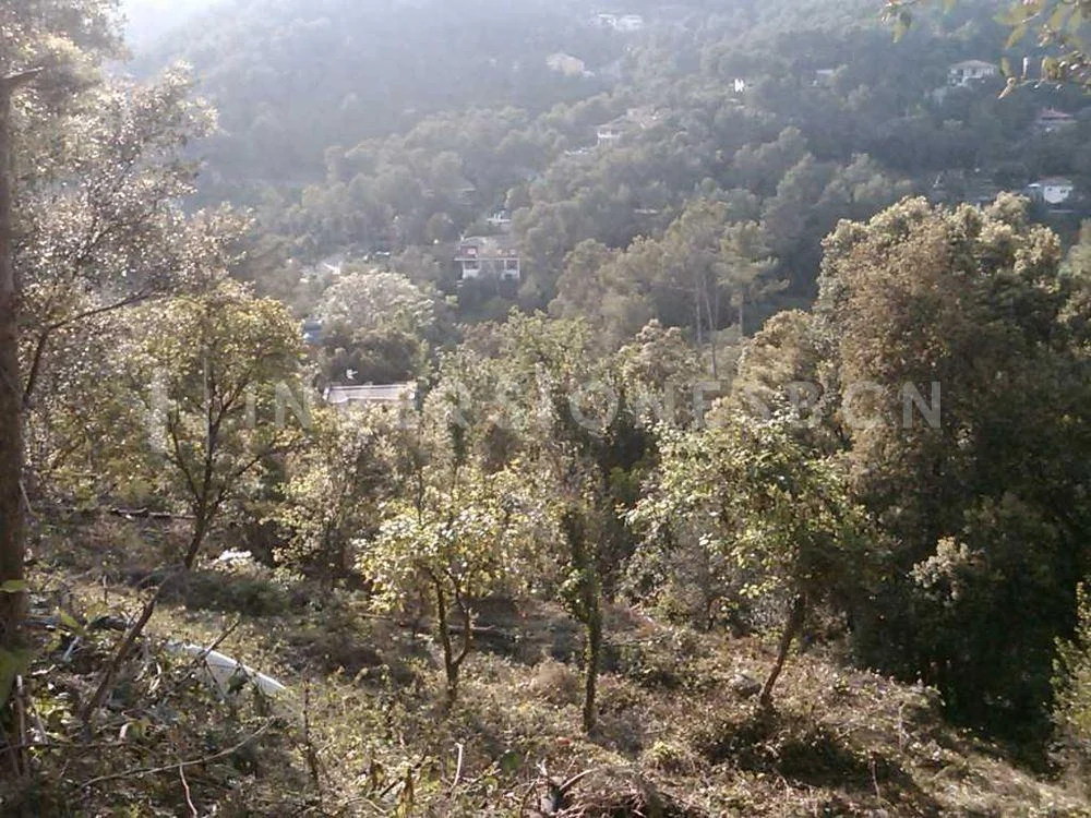 Urban plot with 300 m² buildability