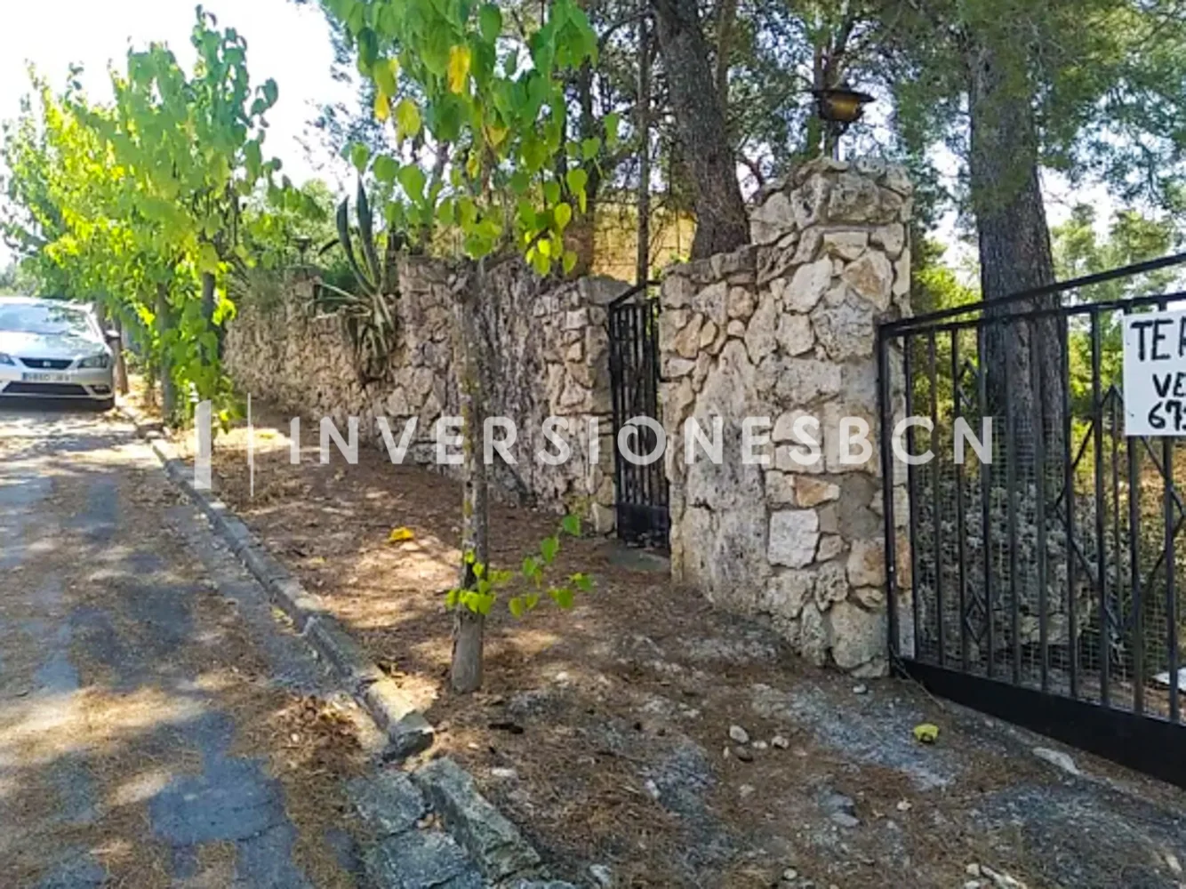 Urban Vallirana plot with tennis facilities
