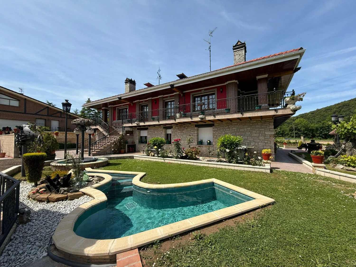 Gran finca amueblada con 11 dormitorios y jardines