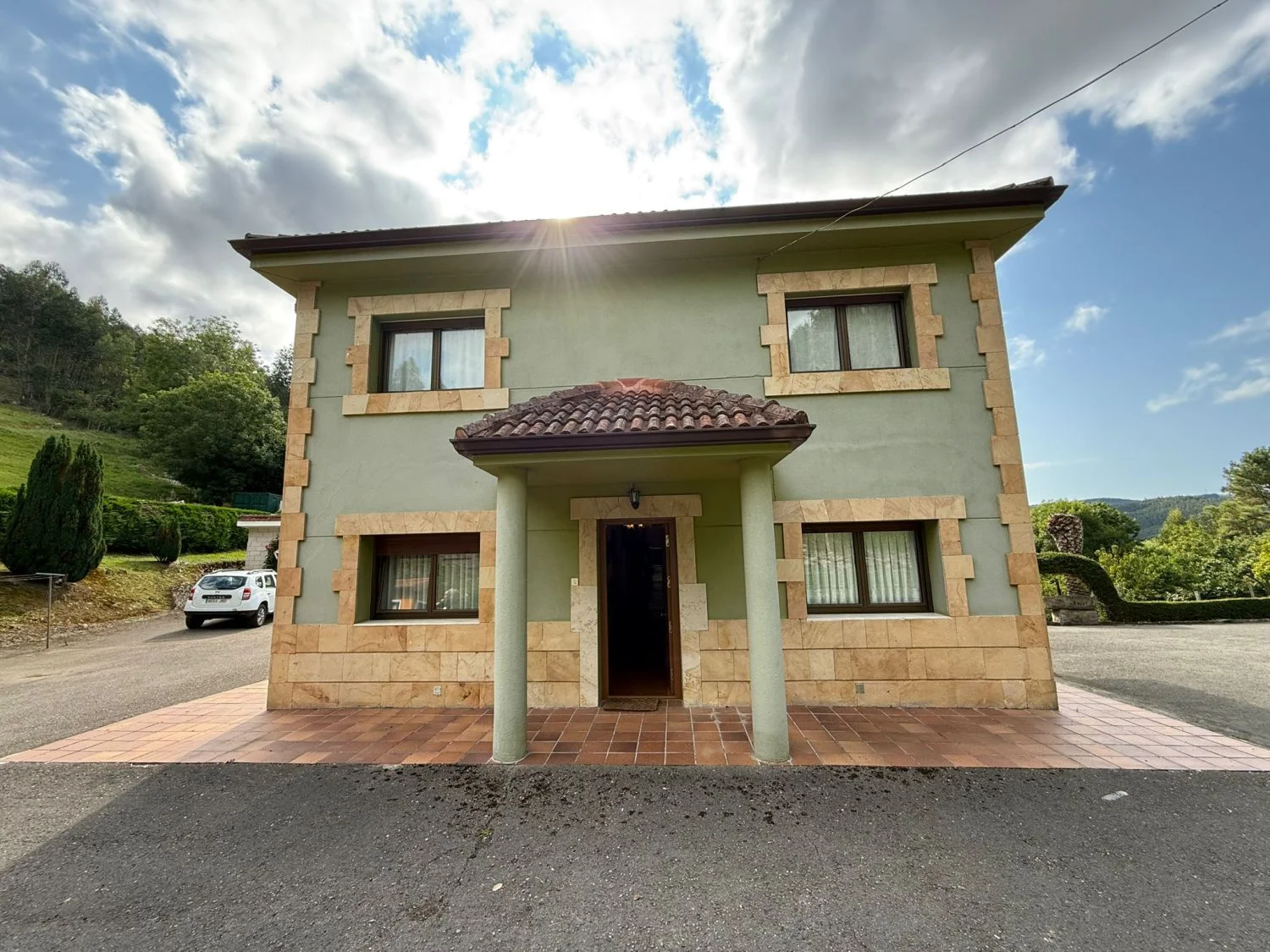Casa rural con finca de 32.000 m²