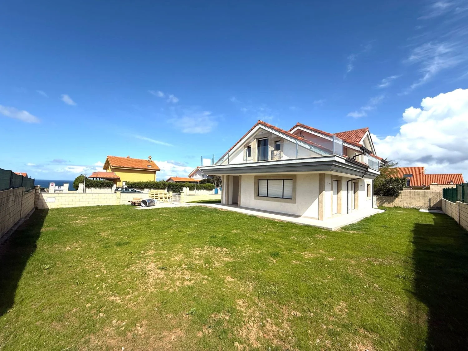 Chalet nuevo en Ajo, 4 dormitorios