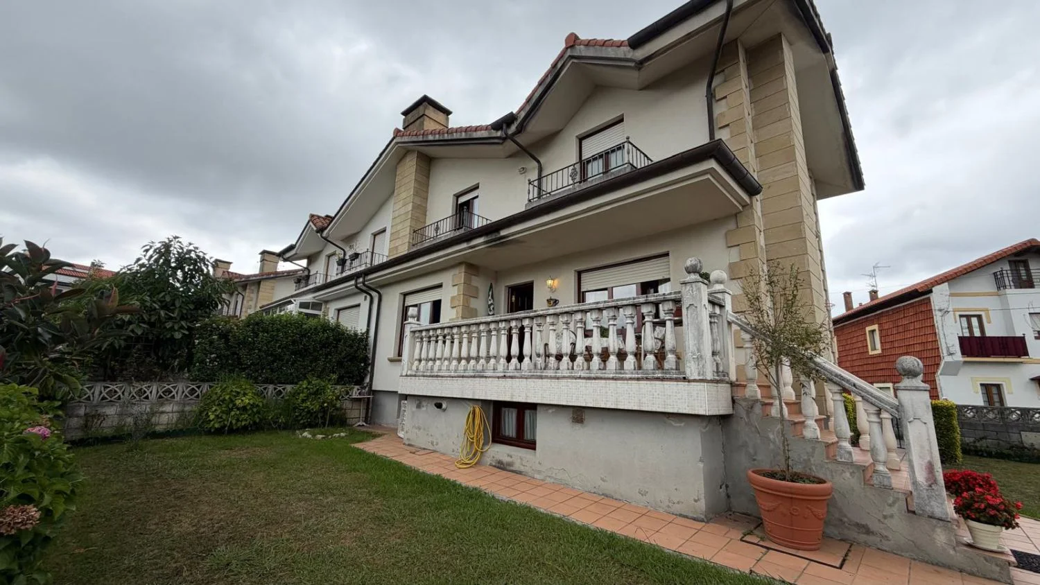 Chalet cerca de playas con cuatro dormitorios
