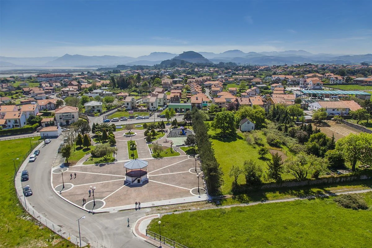 Solar edificable en Argoños, 1000 m²