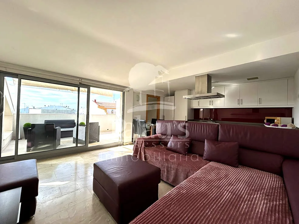 Bright Ciutadella duplex penthouse, 2 bedrooms
