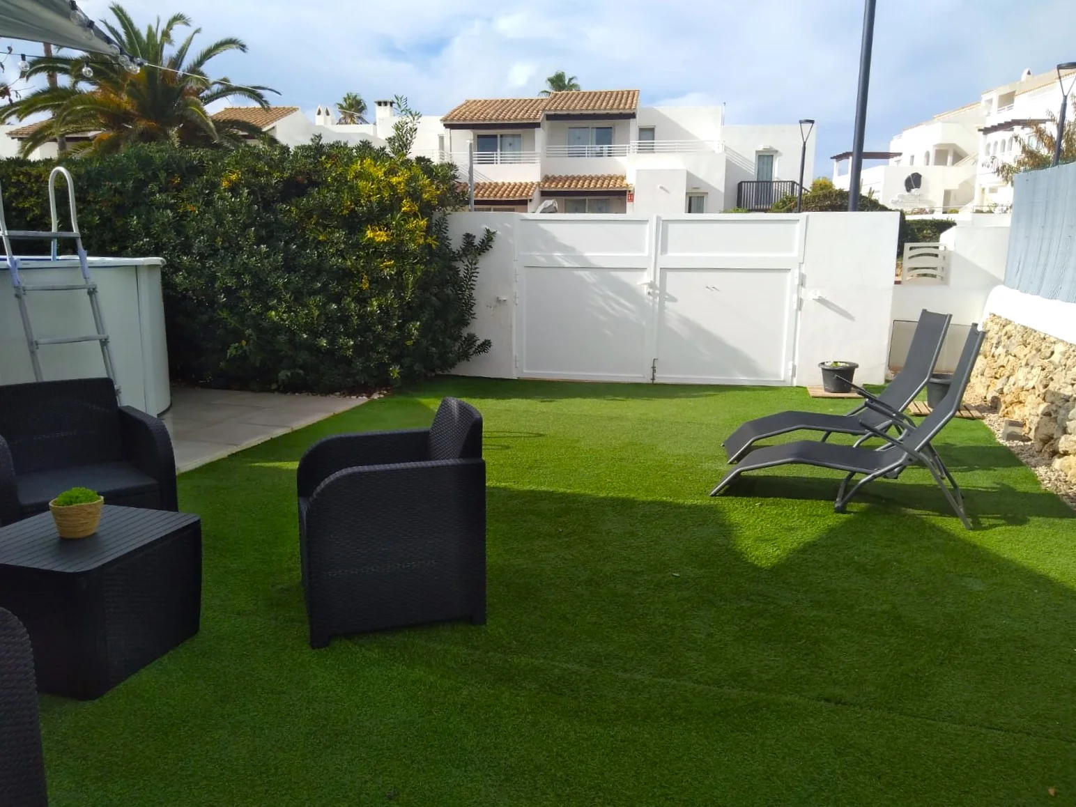 Chalet adosado reformado con piscina privada