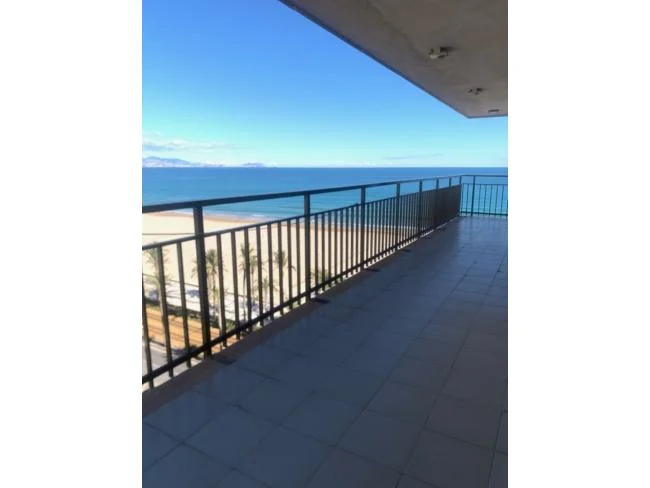 Ático con vistas al mar en Playa San Juan