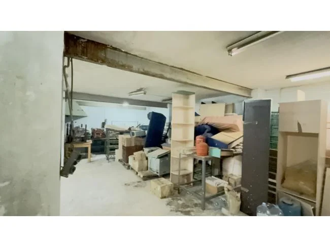 Local comercial reformar en Carrús, 198 m²