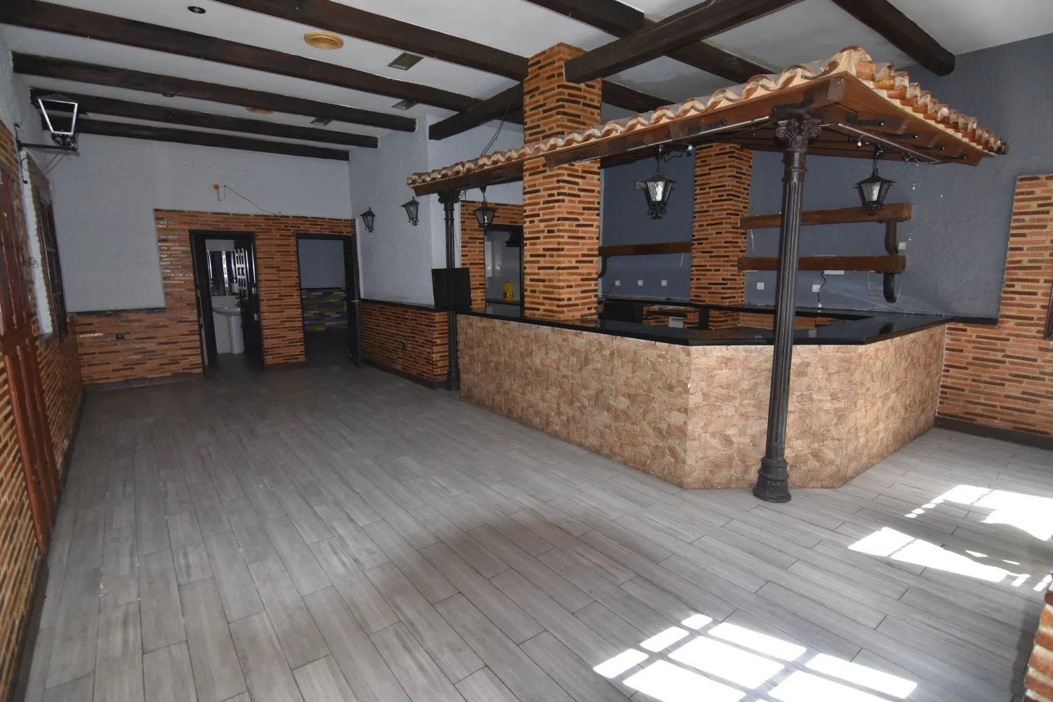 Street-front commercial unit for hospitality