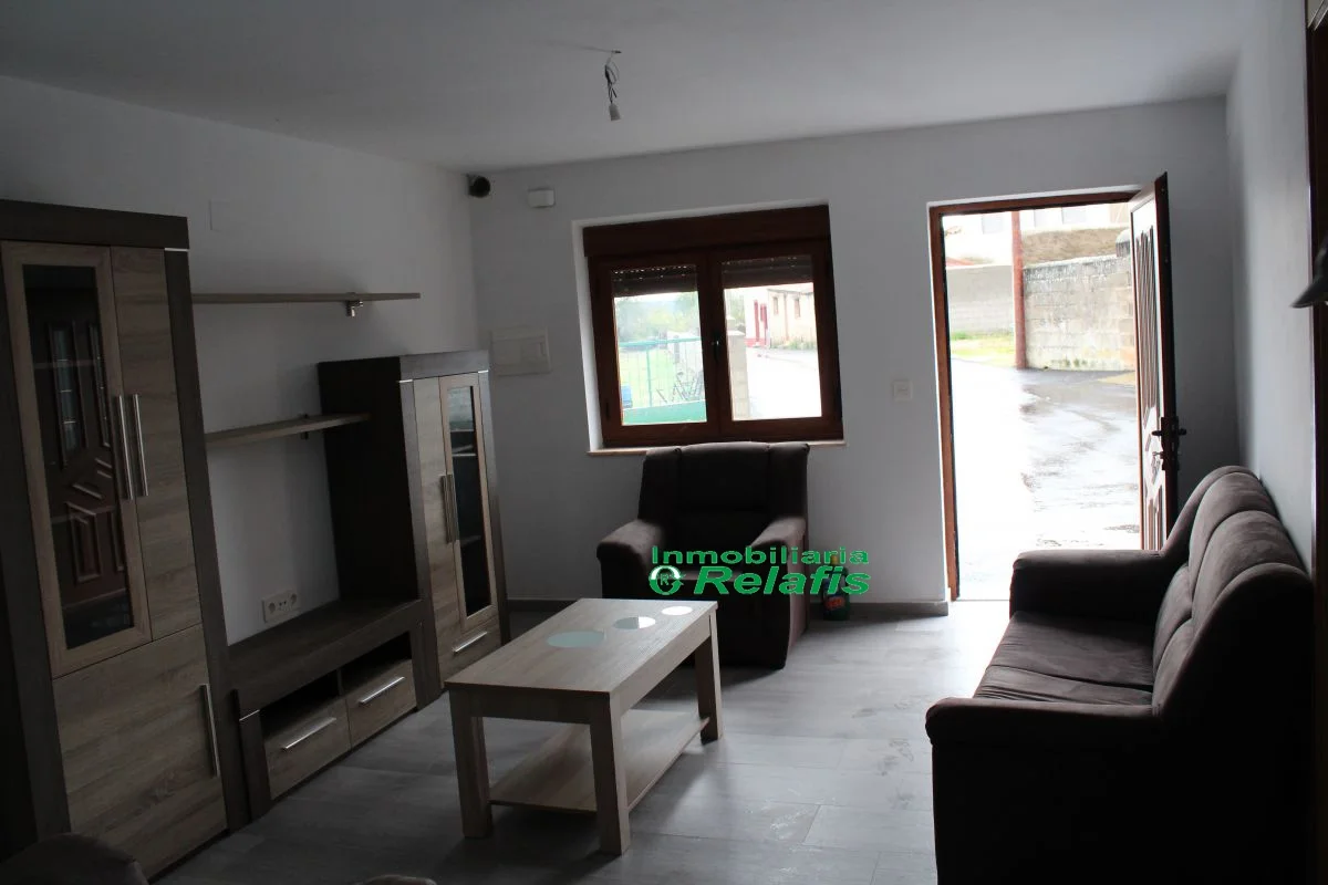 Casa reformada con dos huertos