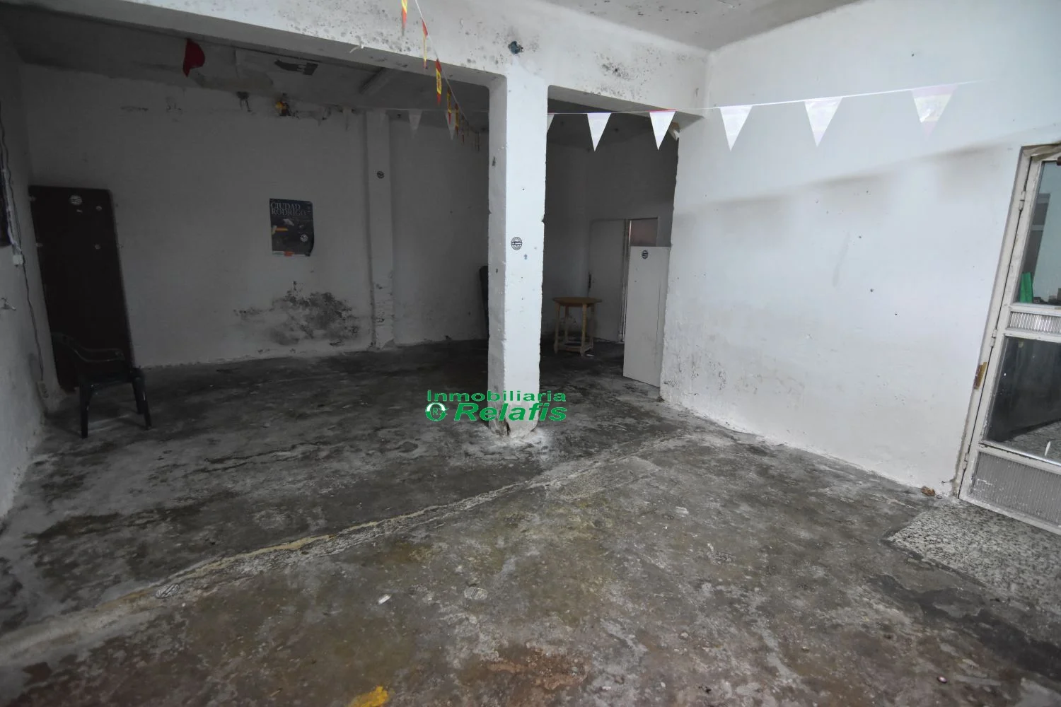 Historic centre commercial unit, 146 m²