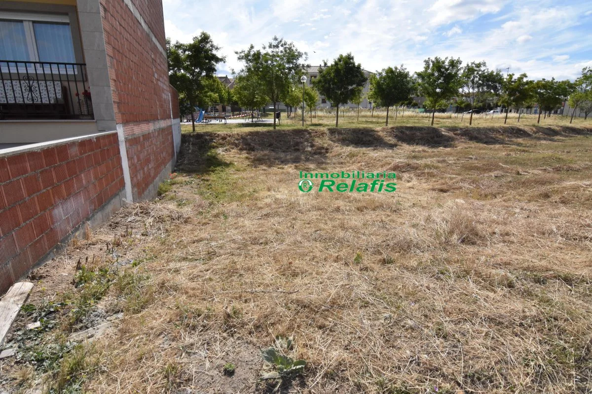 Parcela en Ciudad Rodrigo con proyecto de vivienda