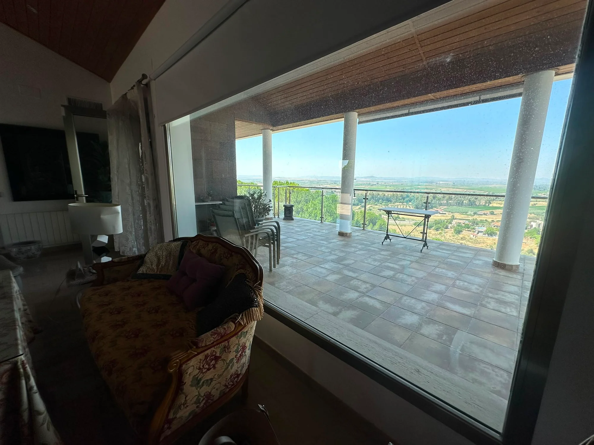 Three-bedroom property with four bathrooms