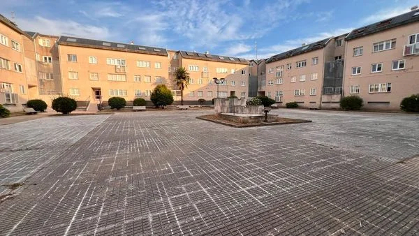 Luminoso dúplex de tres dormitorios en Matogrande
