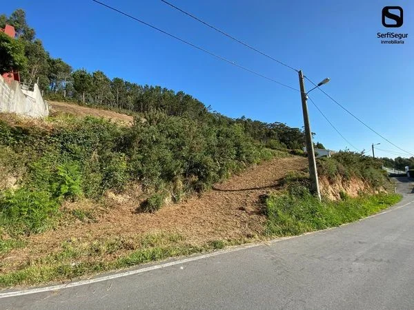 Parcela rústica soleada cerca de Arteixo