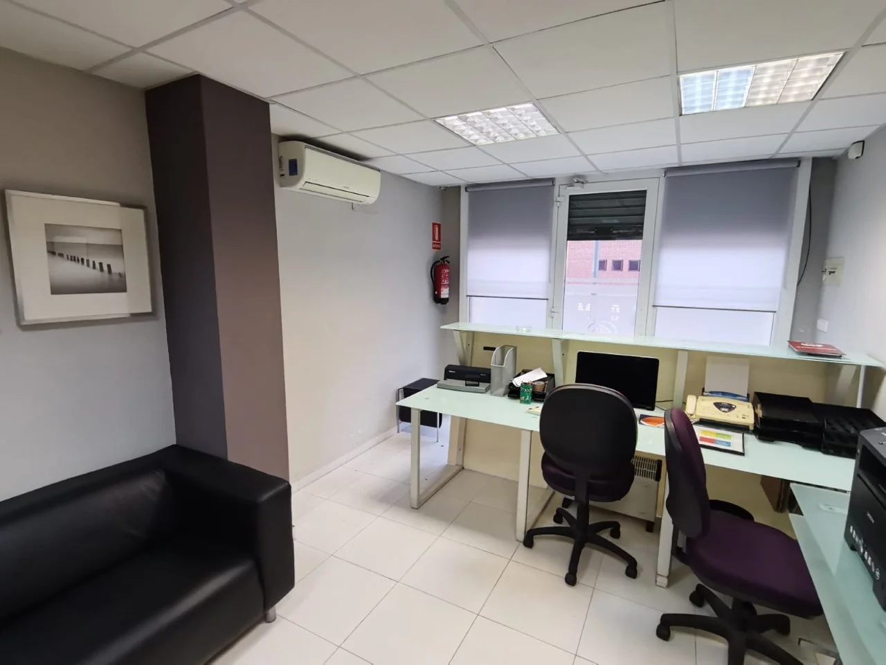 Equipped Les Clotes office, 39 m²