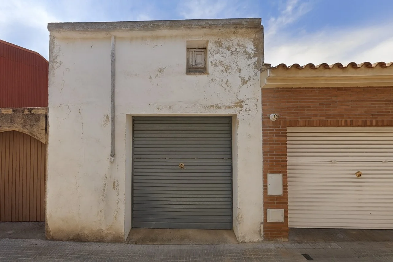 Industrial warehouse with residential potential