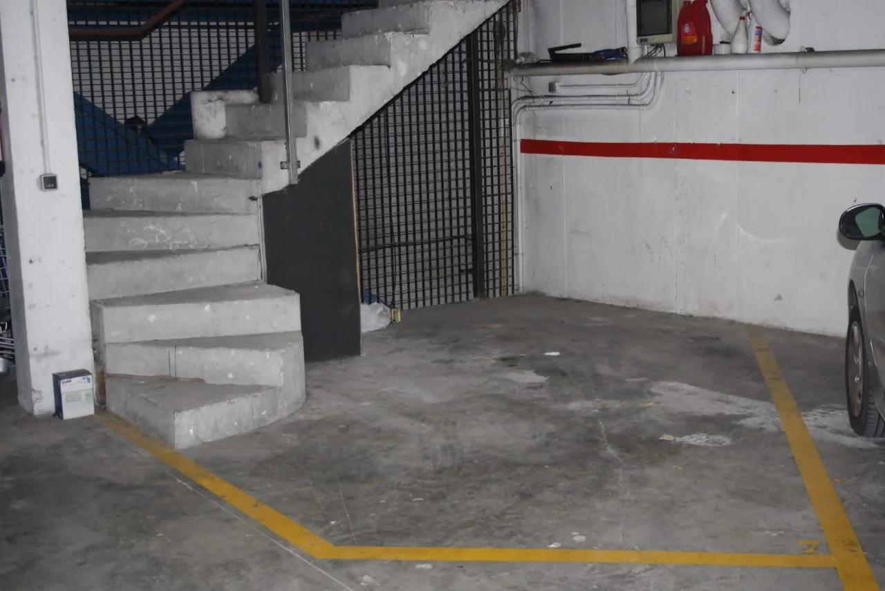 Small-car garage in Les Clotes