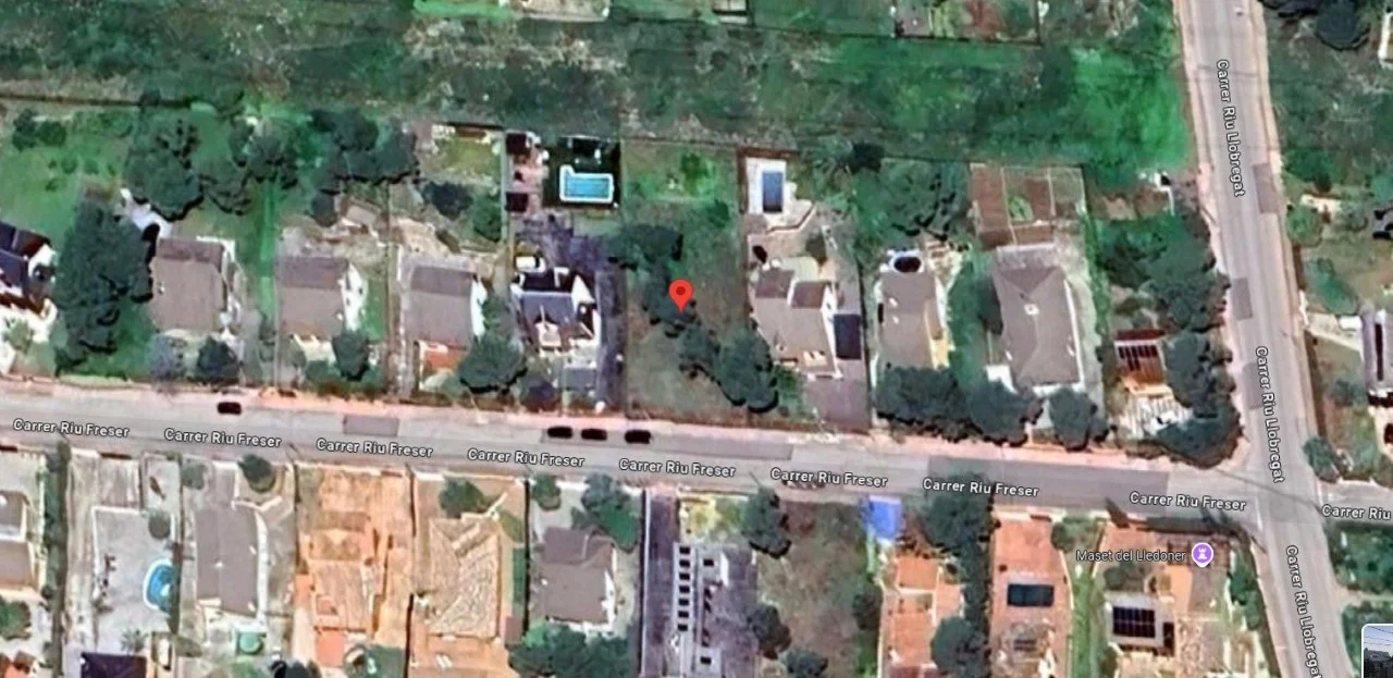 Solar urbano en Vallirana, 991 m², PB+3
