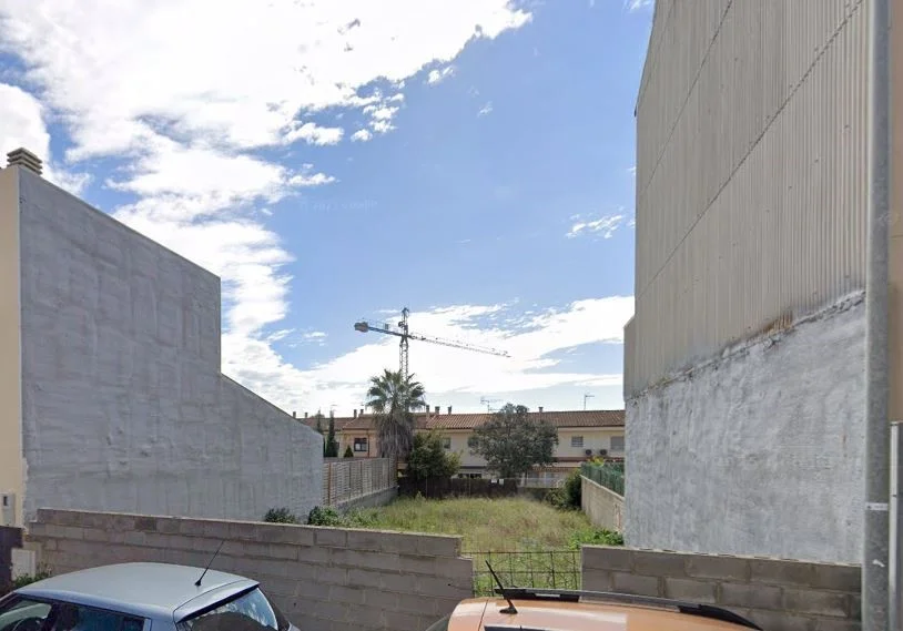Solar urbano con 200 m² edificables