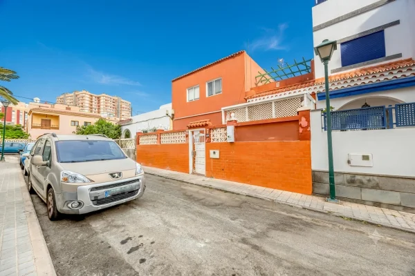 Two-storey Altavista house, 4 bedrooms