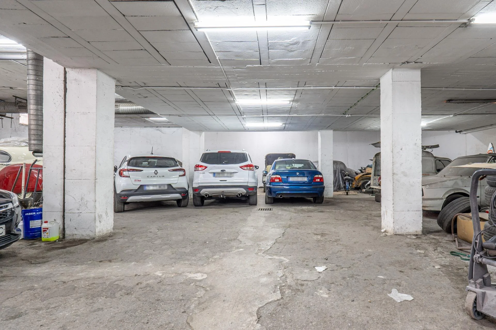Amplio local comercial junto al metro