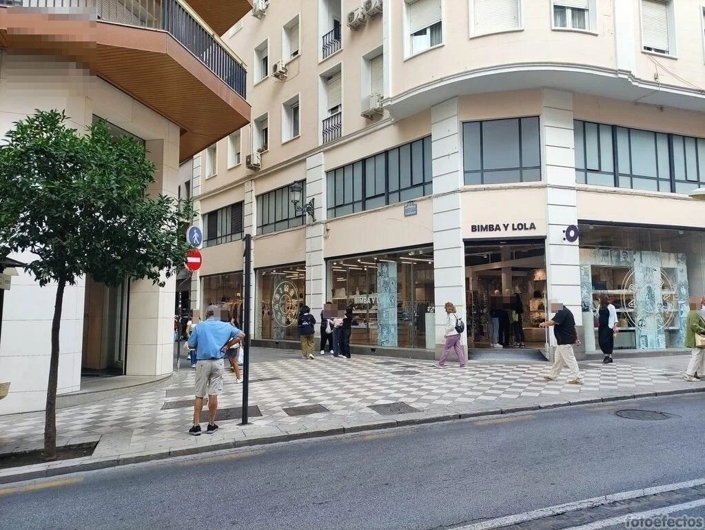 Tenanted commercial unit in Granada centre