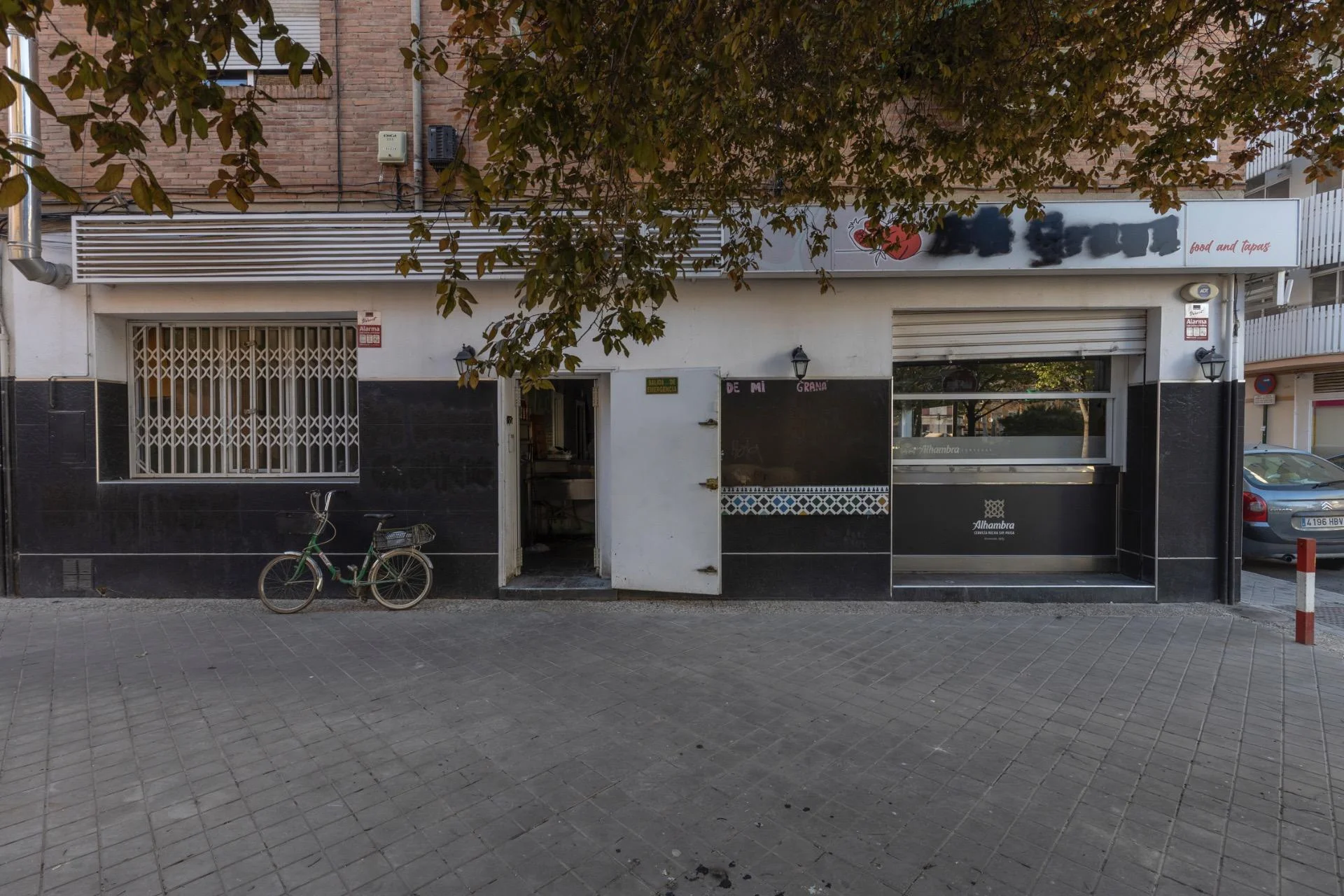 Licensed bar premises in Zaidín