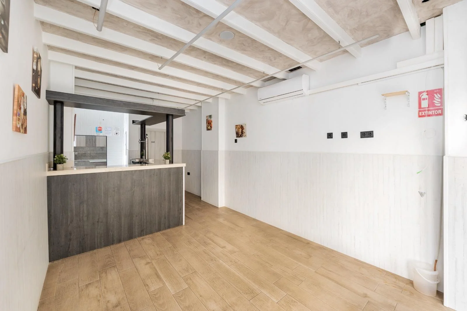 Reformed Zaidín commercial unit, 45 m²