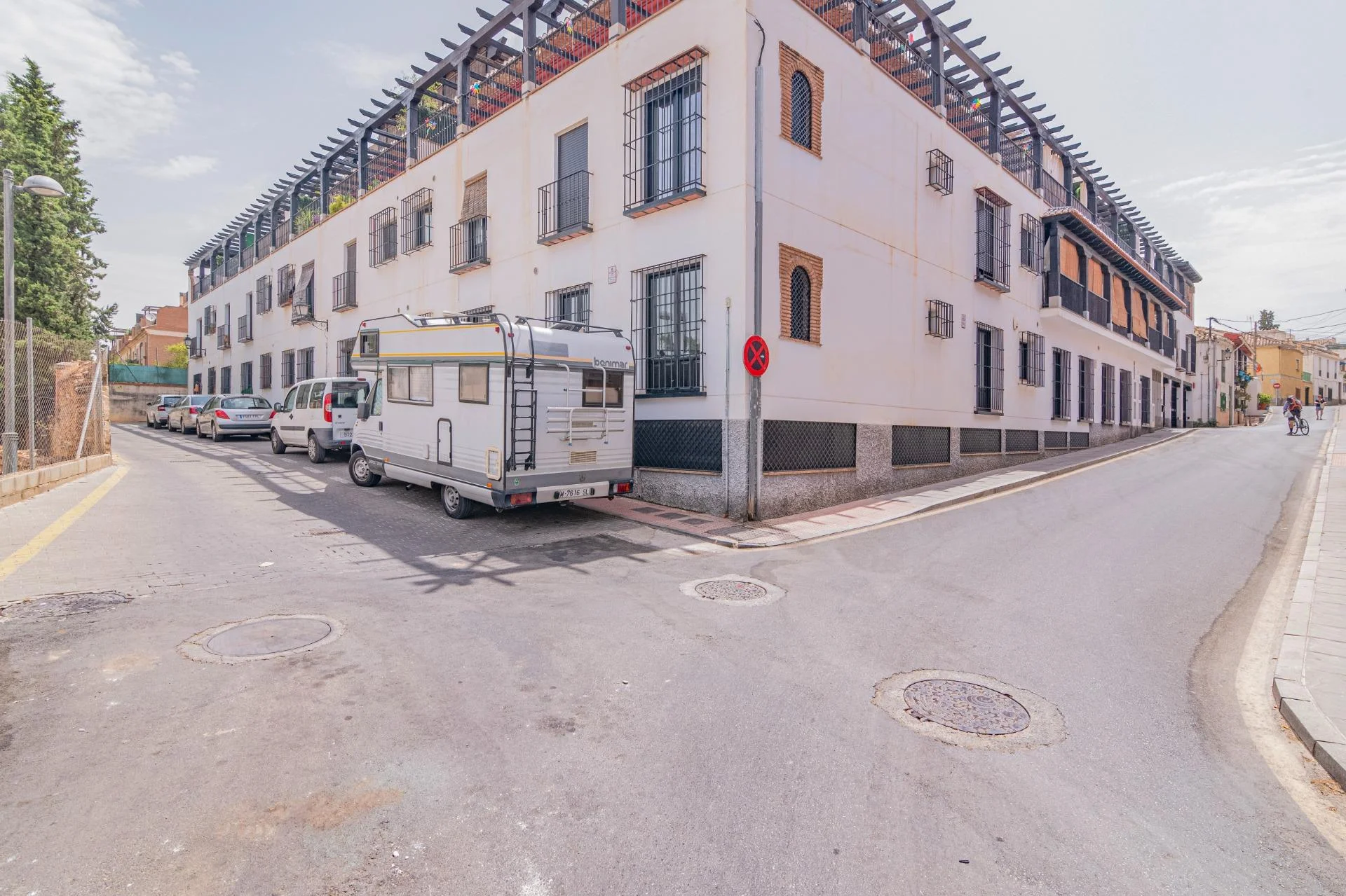 New central La Zubia flat, 2-bed