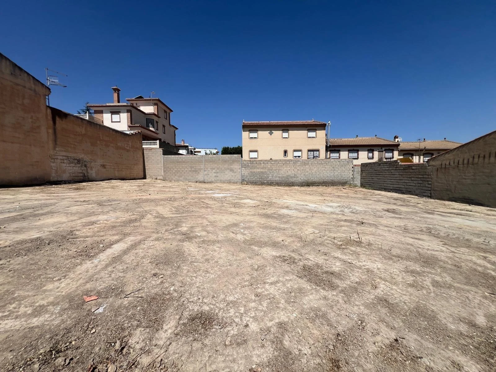 Solar urbano en Láchar, 554 m²