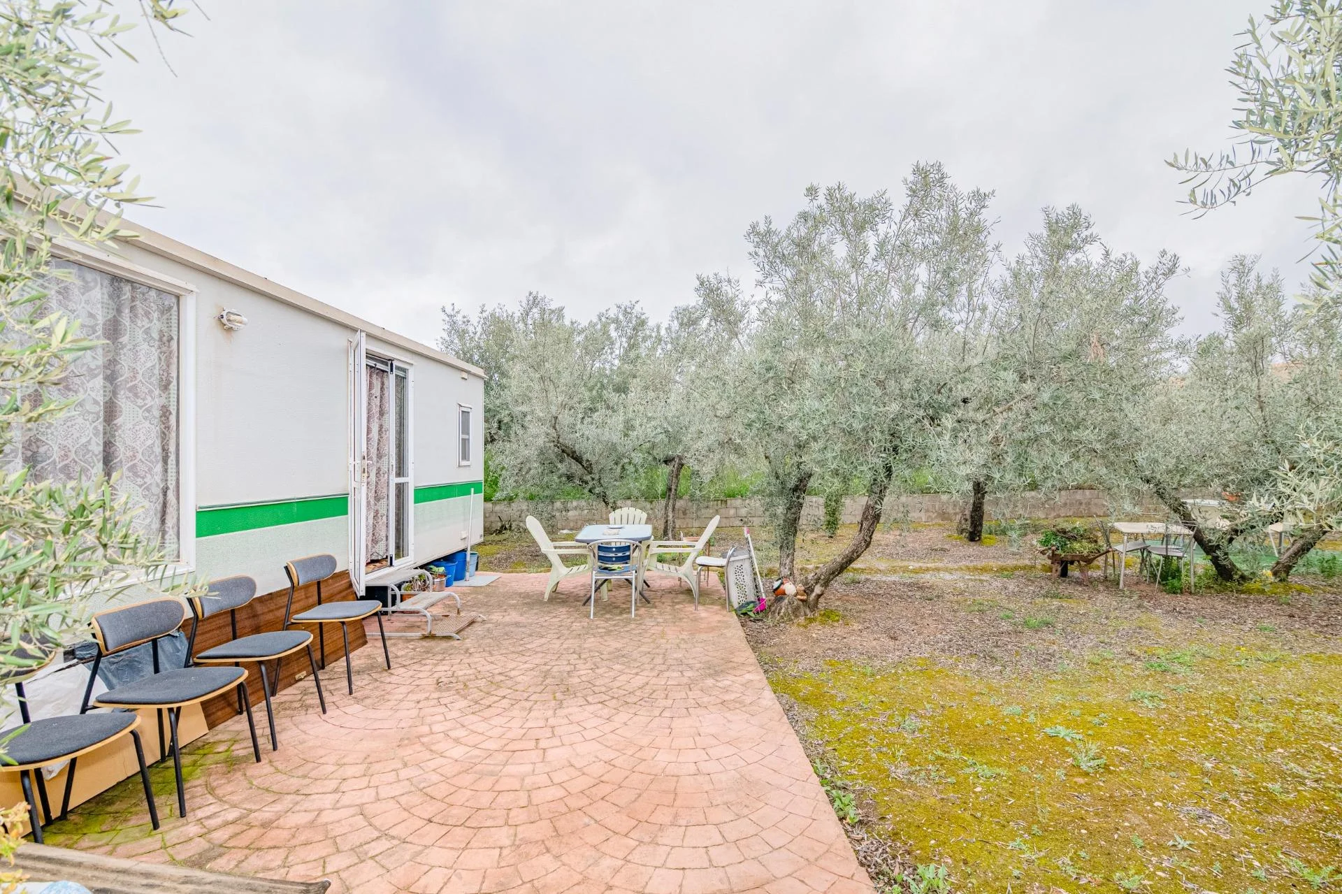 Ogíjares mobile home on rustic plot