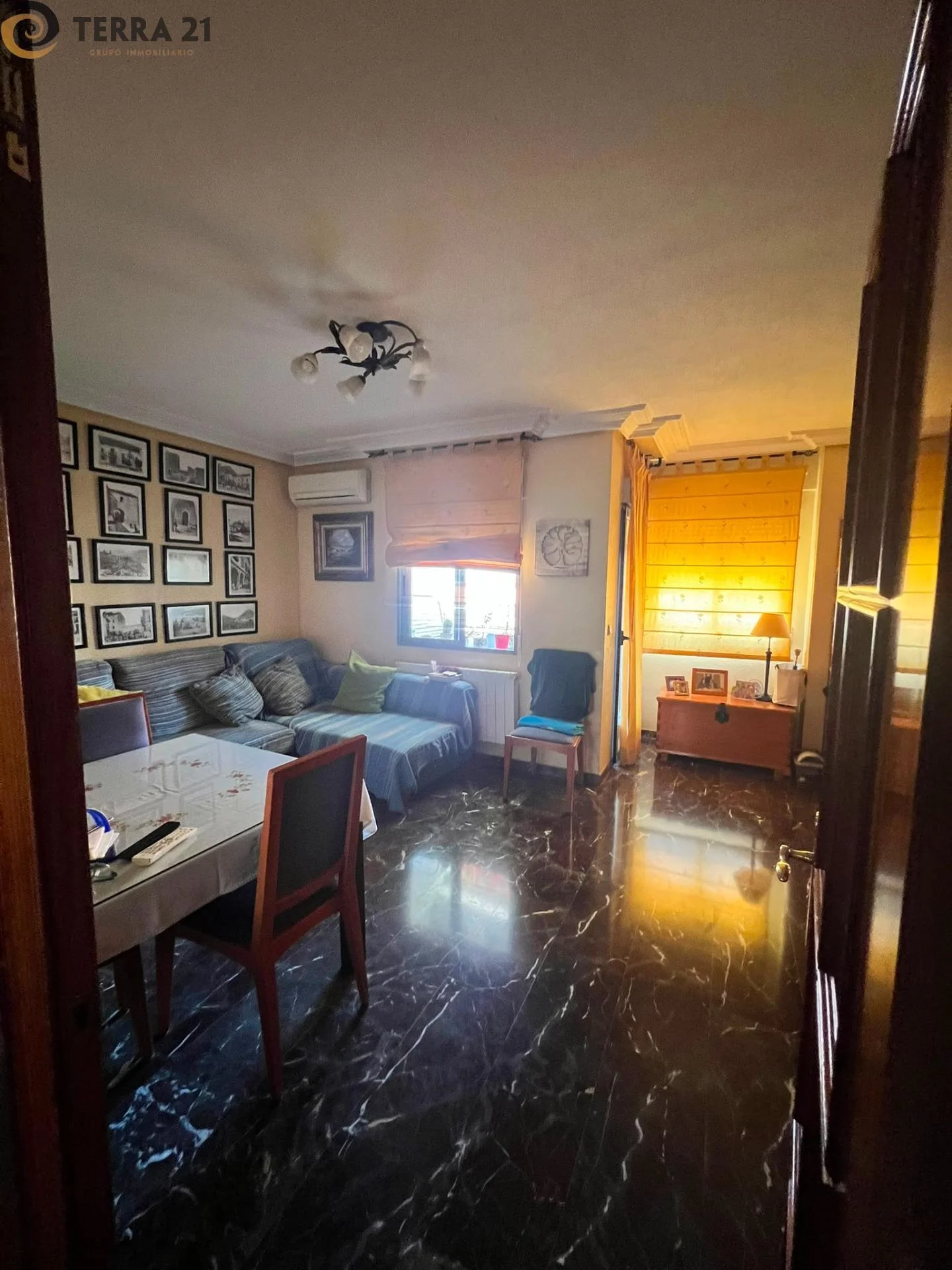 University-area flat with three bedrooms