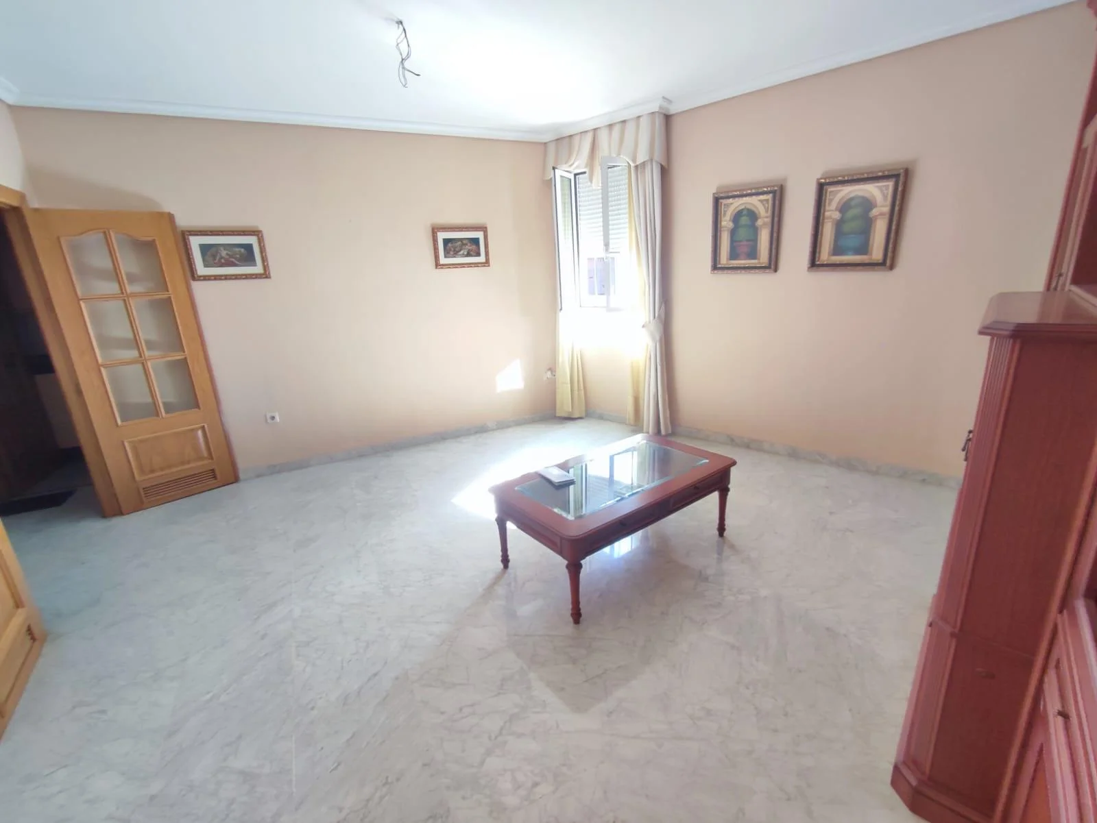 San Lorenzo townhouse, four-bedroom investment