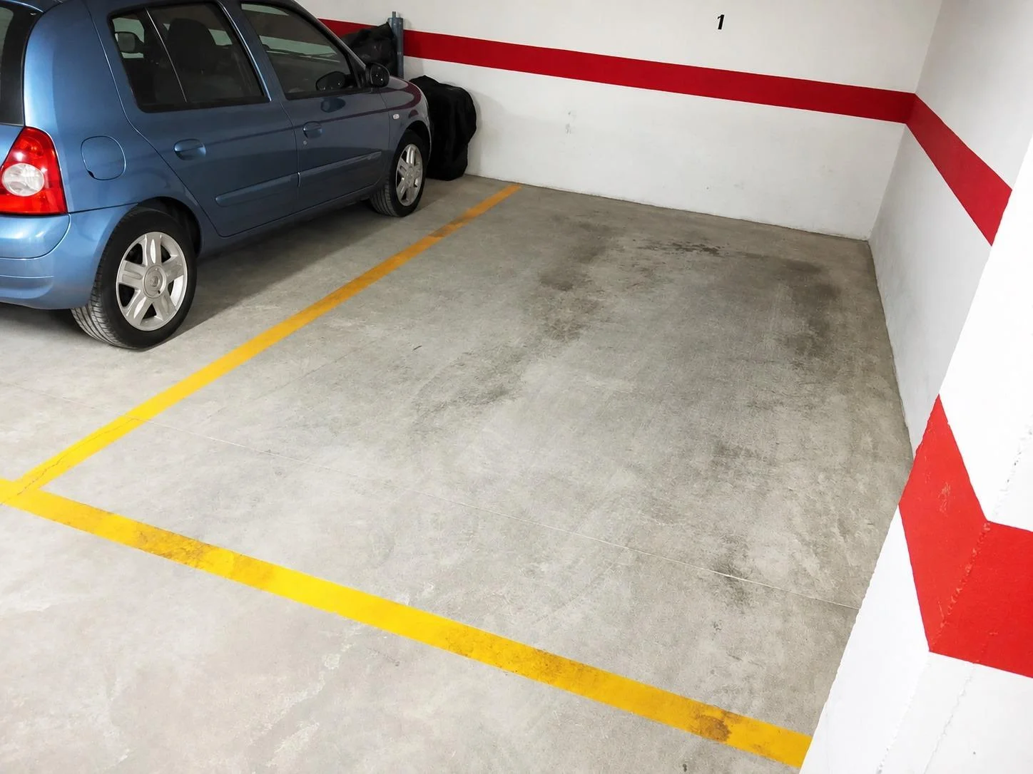 Garaje para coche pequeño en Ciudad Jardín