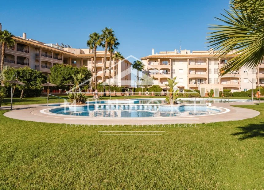 Ático en La Zenia, 3 dormitorios, solárium